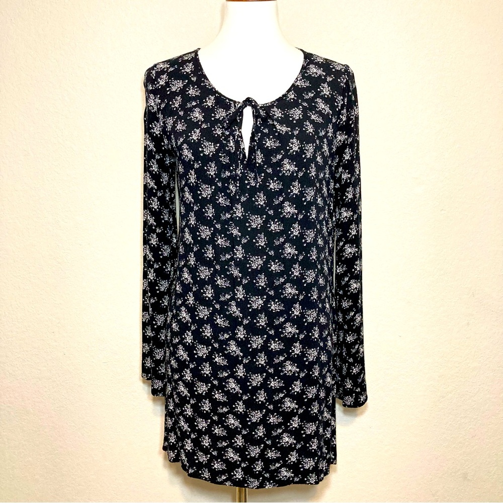 SOCIALITE Black & White Floral Print Long Sleeve Shift Dress Size Large